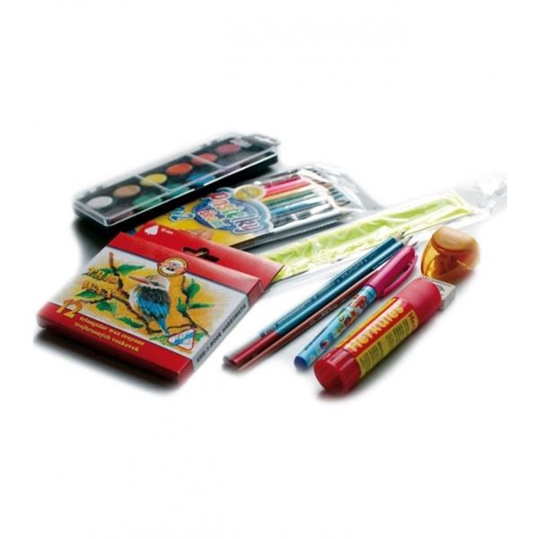 Balíček pro prvňáčky v krabici s kocourem Samem